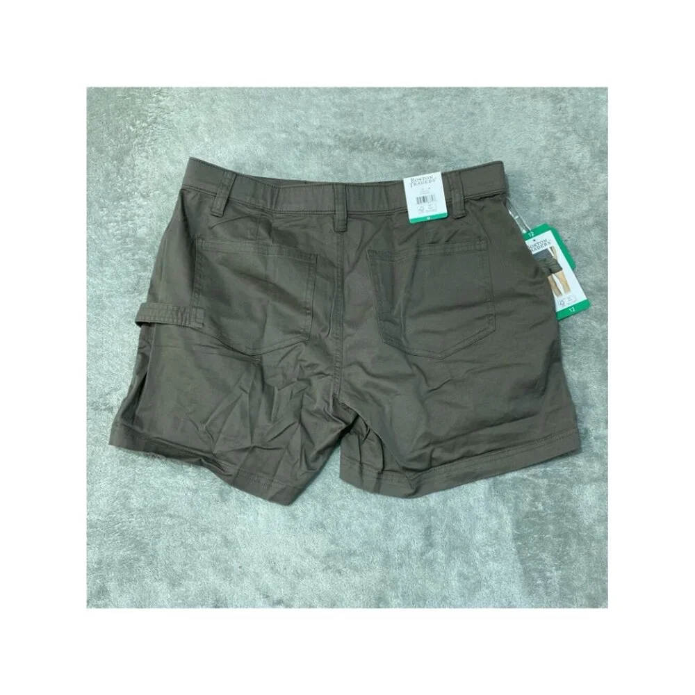 NWT Boston Traders Women's 12 Green Shorts Cotton Blend Casual Style